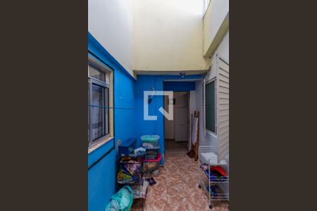 Casa à venda com 100m², 2 quartos e 2 vagas Casa à venda com 100m², 2 quartos e 2 vagasQuintal