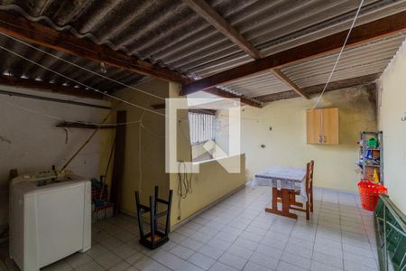 Casa à venda com 100m², 2 quartos e 2 vagas Casa à venda com 100m², 2 quartos e 2 vagasÁrea de Serviço