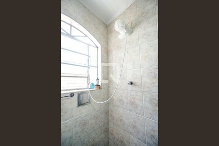 Casa à venda com 400m², 3 quartos e 2 vagas Casa à venda com 400m², 3 quartos e 2 vagasChuveiro