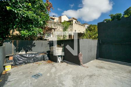 Casa à venda com 400m², 3 quartos e 2 vagas Casa à venda com 400m², 3 quartos e 2 vagasTerraço