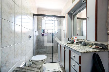 Casa à venda com 400m², 3 quartos e 2 vagas Casa à venda com 400m², 3 quartos e 2 vagasBanheiro das suítes 02 e 03