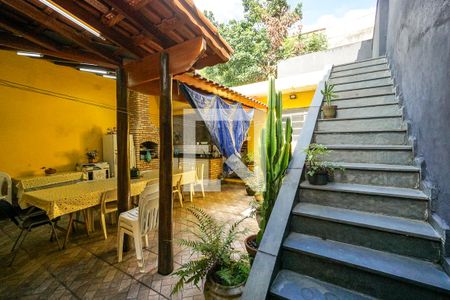 Casa à venda com 400m², 3 quartos e 2 vagas Casa à venda com 400m², 3 quartos e 2 vagasQuintal