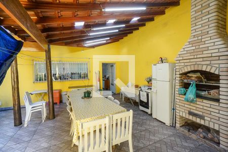 Casa à venda com 400m², 3 quartos e 2 vagas Casa à venda com 400m², 3 quartos e 2 vagasQuintal