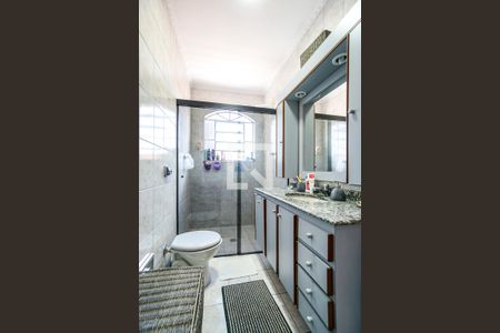 Casa à venda com 400m², 3 quartos e 2 vagas Casa à venda com 400m², 3 quartos e 2 vagasBanheiro das suítes 02 e 03