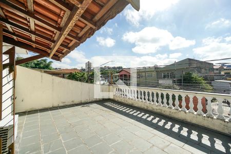 Casa à venda com 400m², 3 quartos e 2 vagas Casa à venda com 400m², 3 quartos e 2 vagasTerraço
