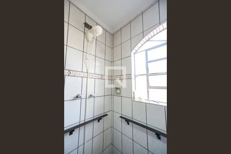 Casa à venda com 400m², 3 quartos e 2 vagas Casa à venda com 400m², 3 quartos e 2 vagasChuveiro