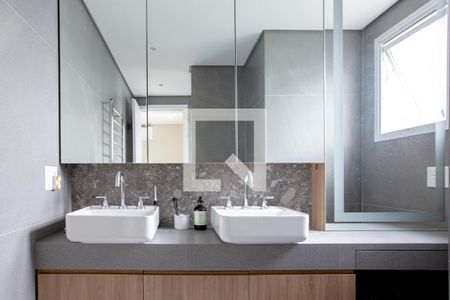 Apartamento à venda com 136m², 3 quartos e 3 vagasBANHEIRO SUITE