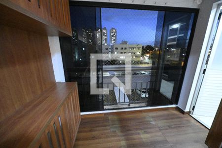 Apartamento para alugar com 69m², 2 quartos e 1 vaga Apartamento para alugar com 69m², 2 quartos e 1 vagaVaranda