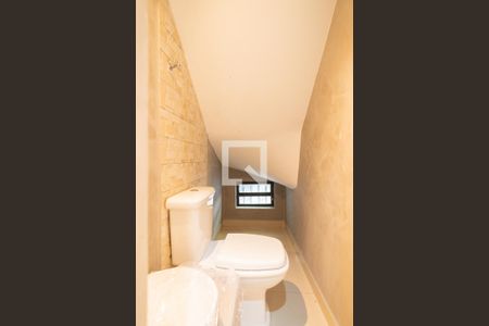 Casa à venda com 170m², 2 quartos e 3 vagas Casa à venda com 170m², 2 quartos e 3 vagasLavabo