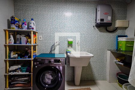 Casa à venda com 188m², 4 quartos e 1 vagaÁrea de Serviço