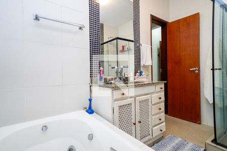 Casa à venda com 188m², 4 quartos e 1 vagaBanheiro da Suíte 1