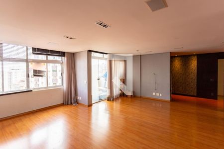 Apartamento para alugar com 4 quartos, 179m² em Vila Paris, Belo Horizonte