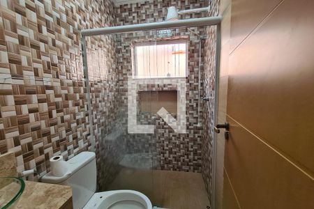 Banheiro da Suíte de casa para alugar com 2 quartos, 200m² em Vila Antonieta, São Paulo