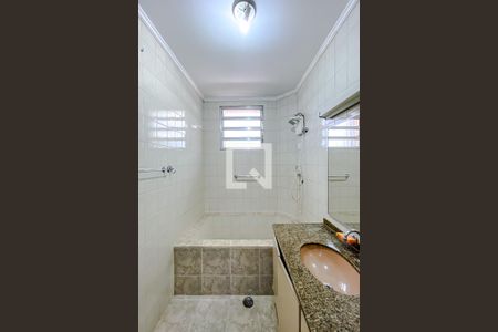 Casa à venda com 178m², 3 quartos e 2 vagasBanheiro