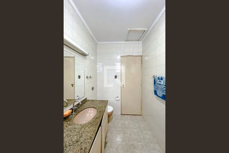 Casa à venda com 178m², 3 quartos e 2 vagasBanheiro