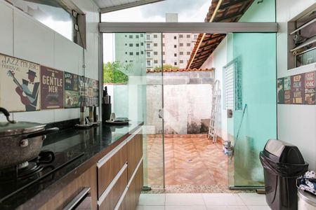 Casa de condomínio para alugar com 47m², 2 quartos e 2 vagasCozinha