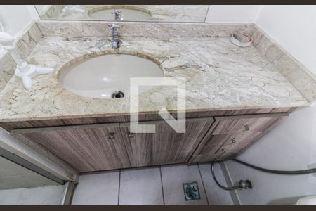 Apartamento à venda com 70m², 2 quartos e 1 vagaSuíte - Banheiro