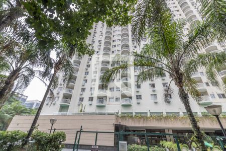 Apartamento à venda com 70m², 2 quartos e 1 vagaFachada
