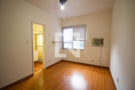 Apartamento à venda com 105m², 3 quartos e 2 vagasSuíte