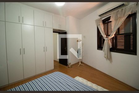 Casa à venda com 170m², 3 quartos e 2 vagas Casa à venda com 170m², 3 quartos e 2 vagasSuíte
