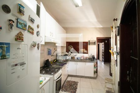 Casa à venda com 170m², 3 quartos e 2 vagas Casa à venda com 170m², 3 quartos e 2 vagasCozinha