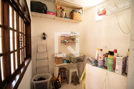 Casa à venda com 170m², 3 quartos e 2 vagas Casa à venda com 170m², 3 quartos e 2 vagasÁrea de Serviço