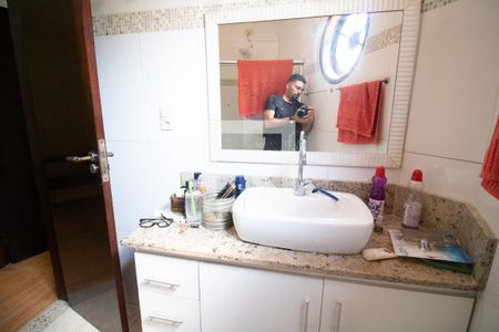 Casa à venda com 170m², 3 quartos e 2 vagas Casa à venda com 170m², 3 quartos e 2 vagasBanheiro Social