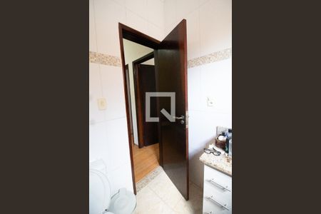 Casa à venda com 170m², 3 quartos e 2 vagas Casa à venda com 170m², 3 quartos e 2 vagasBanheiro Social