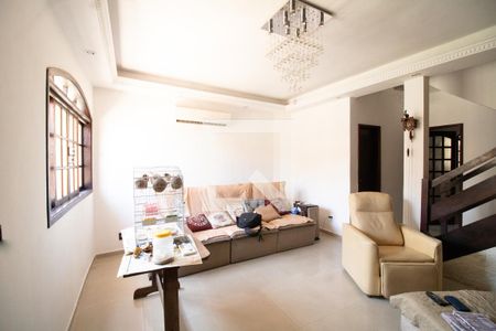 Sala de casa à venda com 3 quartos, 170m² em Ribeira, Rio de Janeiro