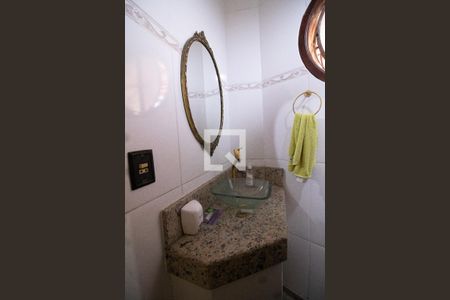 Casa à venda com 170m², 3 quartos e 2 vagas Casa à venda com 170m², 3 quartos e 2 vagasLavabo