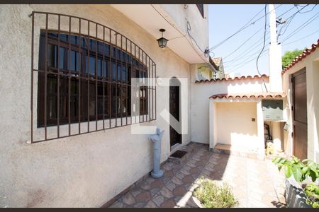 Casa à venda com 170m², 3 quartos e 2 vagas Casa à venda com 170m², 3 quartos e 2 vagasQuintal