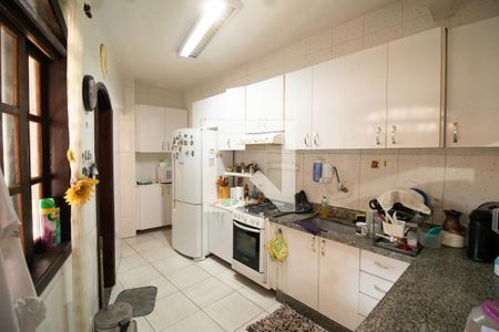 Casa à venda com 170m², 3 quartos e 2 vagas Casa à venda com 170m², 3 quartos e 2 vagasCozinha
