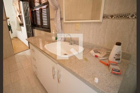 Casa à venda com 170m², 3 quartos e 2 vagas Casa à venda com 170m², 3 quartos e 2 vagasBanheiro da Suíte