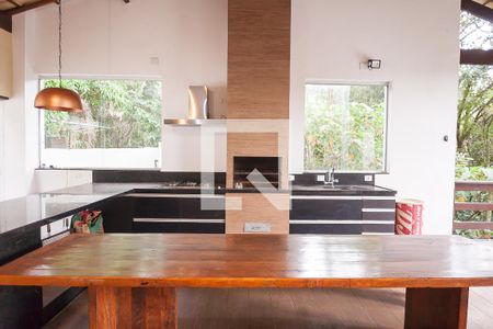 Casa de condomínio à venda com 432m², 4 quartos e 4 vagas Casa de condomínio à venda com 432m², 4 quartos e 4 vagasChurrasqueira