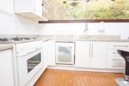 Casa de condomínio à venda com 432m², 4 quartos e 4 vagas Casa de condomínio à venda com 432m², 4 quartos e 4 vagascozinha