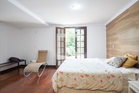 Casa de condomínio à venda com 432m², 4 quartos e 4 vagas Casa de condomínio à venda com 432m², 4 quartos e 4 vagassuite master