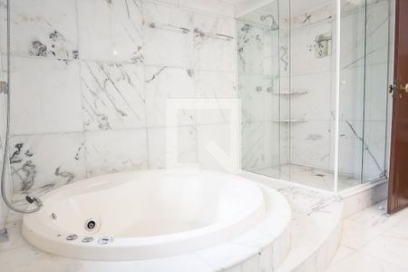 Casa de condomínio à venda com 432m², 4 quartos e 4 vagas Casa de condomínio à venda com 432m², 4 quartos e 4 vagasbanheiro suite master