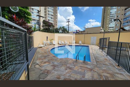 Apartamento à venda com 120m², 3 quartos e 2 vagas Apartamento à venda com 120m², 3 quartos e 2 vagasÁrea comum - Piscina