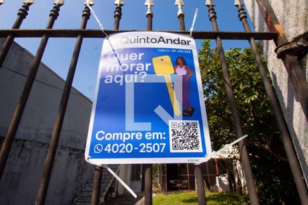 Casa à venda com 282m², 2 quartos e 6 vagas Casa à venda com 282m², 2 quartos e 6 vagasFachada