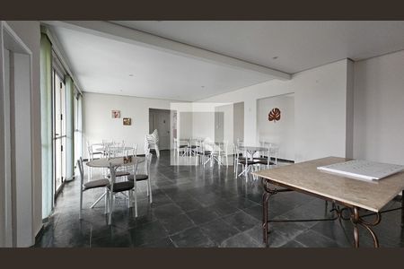 Apartamento à venda com 150m², 3 quartos e 2 vagasÁrea comum - Salão de festas