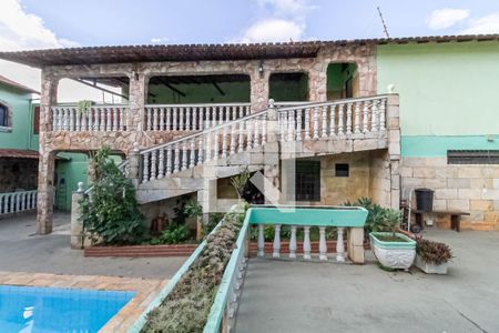 Casa à venda com 360m², 7 quartos e 3 vagas Casa à venda com 360m², 7 quartos e 3 vagasEntrada