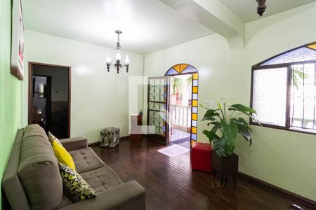Sala  de casa à venda com 7 quartos, 360m² em Sinimbu, Belo Horizonte