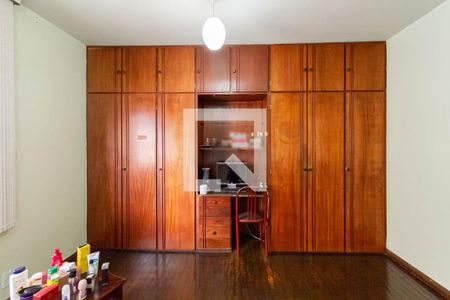 Casa à venda com 360m², 7 quartos e 3 vagas Casa à venda com 360m², 7 quartos e 3 vagasQuarto 5