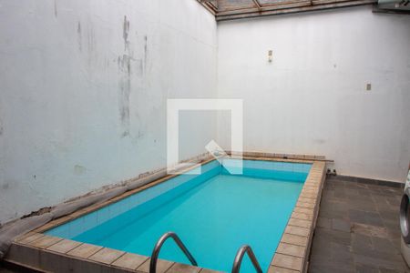 Casa à venda com 236m², 3 quartos e 3 vagasÁREA EXTERNA FUNDOS