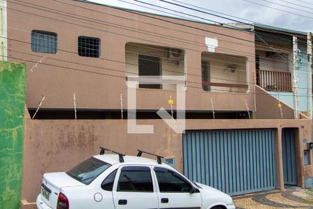Casa à venda com 236m², 3 quartos e 3 vagasFACHADA