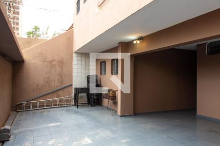 Casa à venda com 236m², 3 quartos e 3 vagasÁREA EXTERNA FRENTE