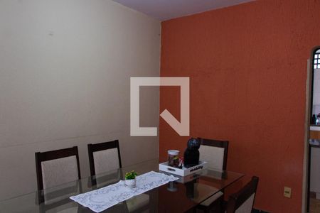 Casa à venda com 236m², 3 quartos e 3 vagasSALA DE JANTAR