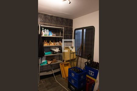 Casa à venda com 236m², 3 quartos e 3 vagasDISPENSA PISO INFERIOR