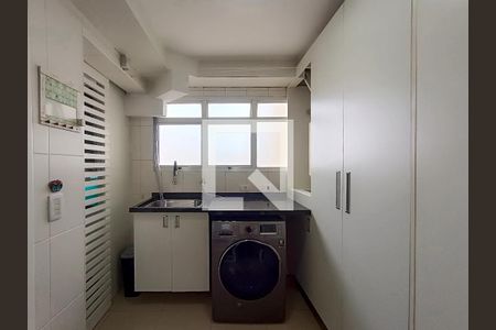 Apartamento à venda com 105m², 3 quartos e 2 vagas Apartamento à venda com 105m², 3 quartos e 2 vagasÁrea de Serviço