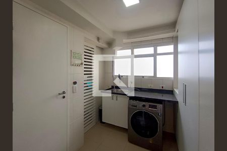 Apartamento à venda com 105m², 3 quartos e 2 vagas Apartamento à venda com 105m², 3 quartos e 2 vagasÁrea de Serviço